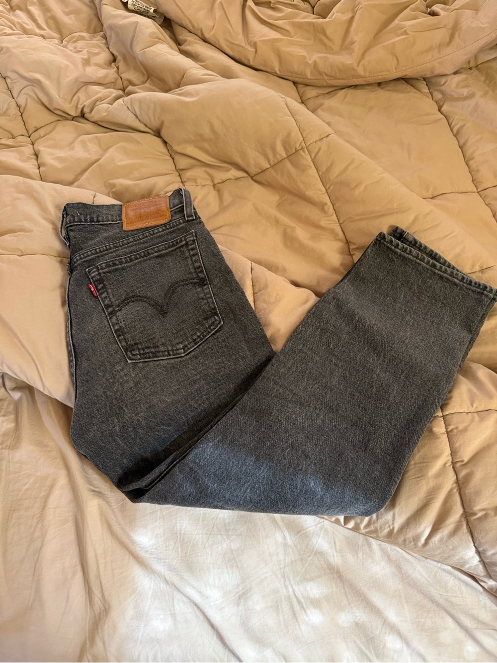 Levi's Women’s Wedgie Straight Leg Charcoal Black size 27